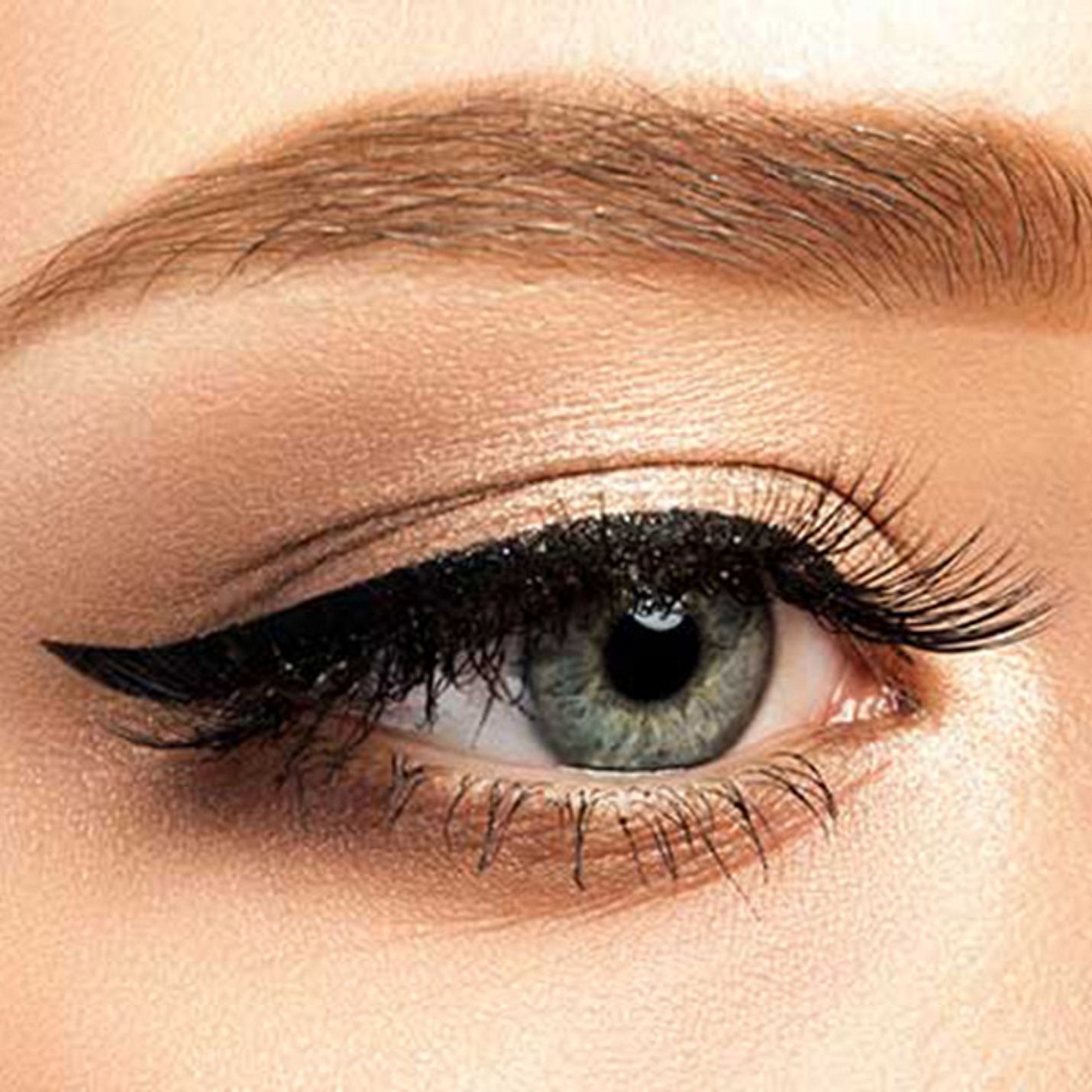 Image for service: Wimpers / Brows / Make-Up 
