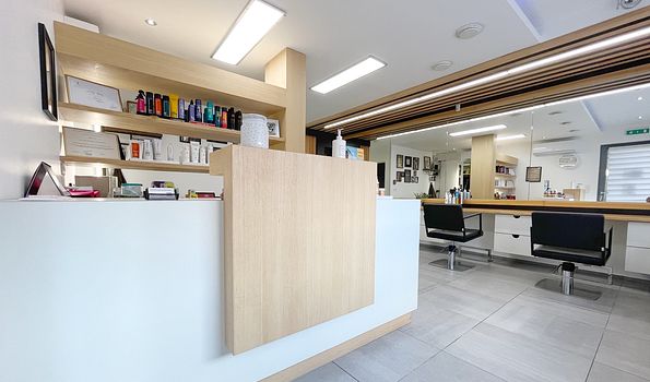 L’Hair du temps By Marie Wislez, retinne | Salonkee