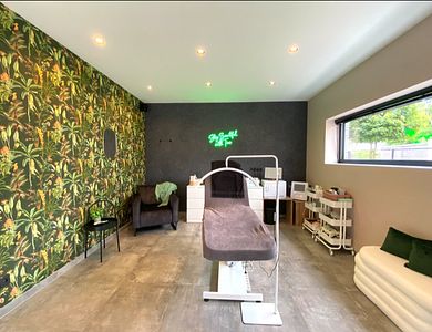 Salon - Stay Beautiful with Tina