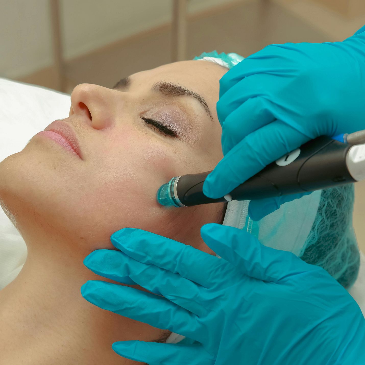 Image for service: Hydrafacial